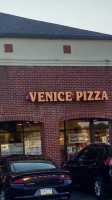 Venice Pizza outside