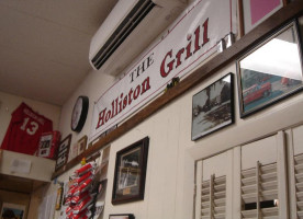 Holliston Grill inside