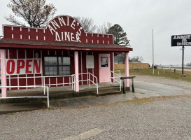 Annie's Diner inside