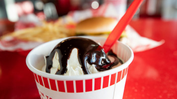 Freddy's Frozen Custard Steakburgers food