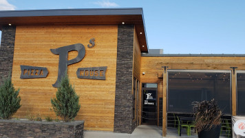 P's Pizza House outside