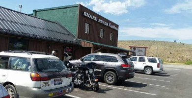 Snake River Roadhouse Grill outside