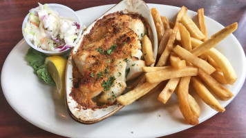 Three Cod Tavern food