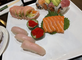 Sushi Palace food