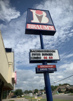 Braum's Ice Cream Dairy Store outside