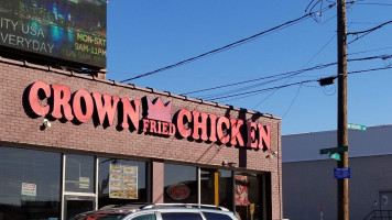 Crown Fried Chicken outside