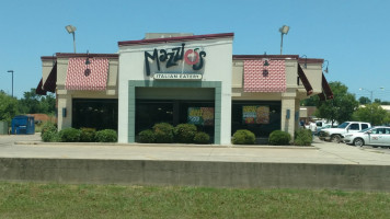 Mazzio's Pizza outside