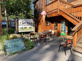 Mountain Slice Pizzeria And Creamery food