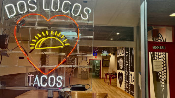 Dos Locos Tacos inside