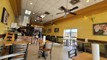 Peno Mediterranean Grill food