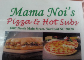 Mama Noi's Pizza food