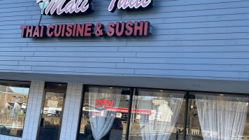 Mali Thai Cuisine Sushi food