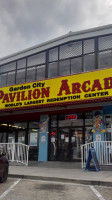 Garden City Pavilion Arcade Gigi's Grill outside