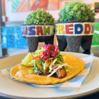 Taco Vida food