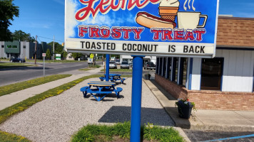 Goodson's Frosty Treat outside