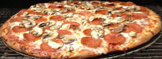 Mimmo's Gourmet Pizza food