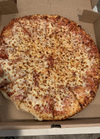 Mickey's Pizza food