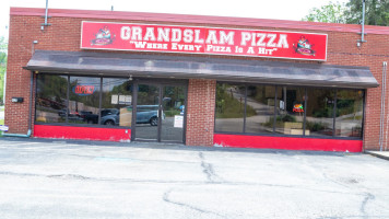 Grandslam Pizza food