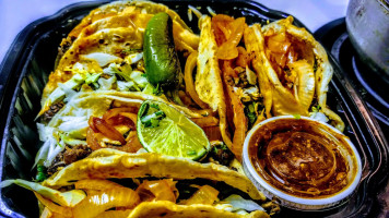 Micas Taqueria food