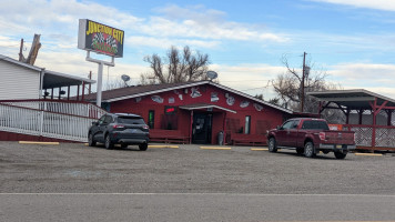 Junction City Saloon outside