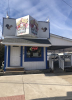 Brr-kee's Homemade Ice Cream outside