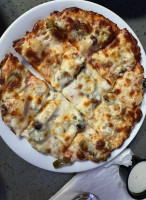 Dells Pizza food