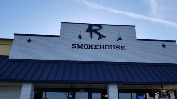 4 Rivers Smokehouse food