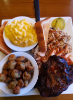 Mickey Pigg's Bbq food