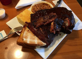 Mickey Pigg's Bbq food