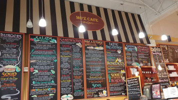 Mo'z Cafe food