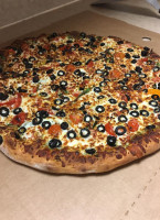 Zaloma's Pizza Company food