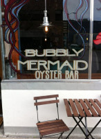 Bubbly Mermaid Oyster Bar outside