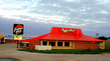 Pizza Hut food