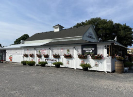 Seaside Farm Market outside