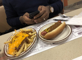 Leo’s Coney Island Davison inside