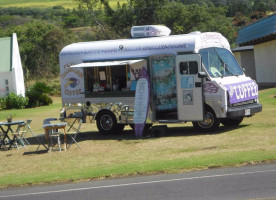 Flyin Hawaiian Coffee outside