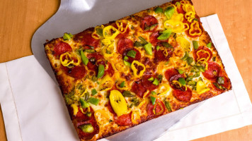 Passport Pizza food