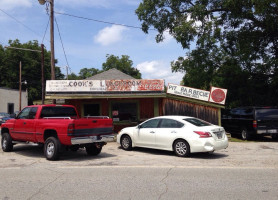 Cook's Lunchroom outside