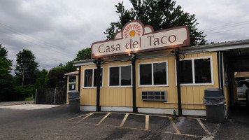 Casa Del Taco . outside