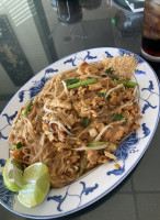 Siri Thai Kitchen food