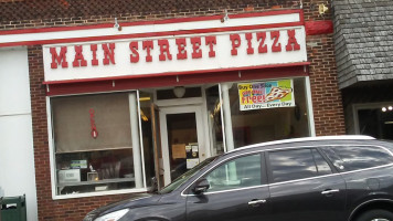 Main Street Pizza outside