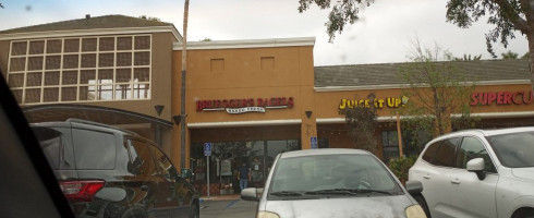 Bruegger's Bagels outside