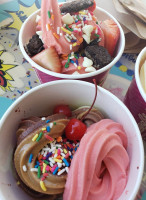 Menchie's Frozen Yogurt food