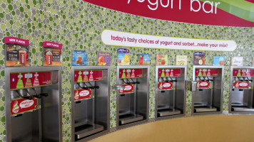 Menchie's Frozen Yogurt food