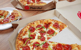 Pizza Hut food