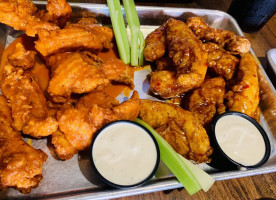 Ruff's Wings Sports food