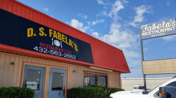 D.s Fabela's outside