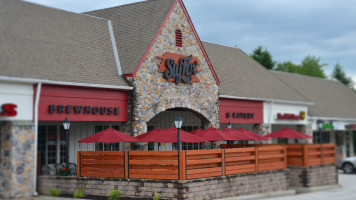 Sly Fox Brewhouse Eatery outside