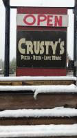 Crusty's Pizza outside