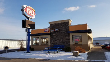 Dairy Queen Grill Chill outside